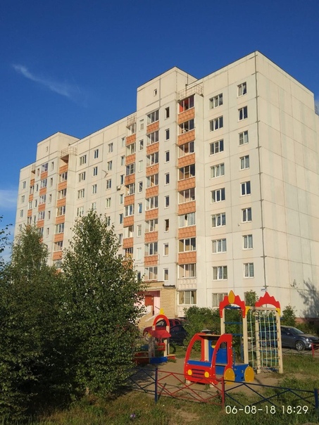 Фото: Продам большую, светлую 3х комнатную квартиру МО,Орехово-Зуевский район,д.Давыдово.<br>площадью 80кв.м со всей мебелью. Дом постройки 2007 года, оснащен камерами видеонаблюдения, как снаружи, так и внутри. В доме имеется грузовой лифт.<br> В квартире сделан качественный ремонт, во всех комнатах ламинат, на кухне керамическая плитка+теплый пол, домофон, интернет, есть водонагреватель на 100л (на случай отключения горячей воды). Установлены счётчики холодной и горячей воды.Две лоджии.<br> Имеется кладовая на 10 этаже площадью 7кв.м.<br>Перед подъездом есть парковочное место для машины (отсыпанное щебенкой и песком), а в 30м от дома место под гараж. <br>Рядом три детских сада, две школы.<br>В Давыдово есть сетевые магазины (
