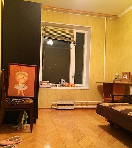 Сдаётся уютная, чистая, светлая солнечная комната на м. Речной Вокзал. <br> <br>19 000 т.р. в месяц <br>(включая к/у и беспроводной интернет) <br>Залог 19 000 р. <br> <br>15 мин. пешком, 3-я остановка от метро. <br> <br>2-комнатная квартира. Во 2-й комнате живу я. <br>Комната непроходная. <br>Площадь 11 кв. метров <br> <br>Квартира полностью мебелирована и с техникой. <br>После свежего ремонта. <br> <br>Оперативный показ! <br>Звоните 8 926 833 55 01. <br> <br>Сдам без посредников, строго одной женщине. <br> <br>Это тихая квартира для отдыха. <br>Желательно без частых гостей. <br> <br>Можно с домашними животными. <br> <br>Влажная уборка по очереди 1 раз в 2 недели обязательно. <br>Буду рада чистоплотным жильцам. <br>Желательно некурящим. <br> <br>ПРЕИМУЩЕСТВА: <br> <br>1) Прямо у дома фитнесс-центр Wild Athletic. <br>Это самый большой зал в Северном и Северо-Западном округе. <br>Самый доступный по цене фитнесс центр с огромным залом и выбором тренажеров, сауной, различными секциями, танцами, массажем, косметологией. <br> <br>2) Рядом с домом супермаркет EURO SPAR с пиццерий. <br> <br>3) ТЦ «У Речного», фермерские ряды, ярмарки, магазины. <br> <br>4) Развитая инфраструктура, множество магазинов вокруг. <br> <br>5) Возле дома в одном здании с фитнессом круглосуточный магазин. <br> <br>6) Район зелёный, оживленный, людный, не страшно ни ночью, ни днём. <br> <br>7) В 10 минутах огромный Парк Дружбы. <br>Удобно прогуляться до метро. <br>Также удобен парк для пробежек. Летом доступен пляж, возможно катание на лодках. <br>Есть заповедник «Утиный Остров». - фото Фото: Сдаётся уютная, чистая, светлая солнечная комната на м. Речной Вокзал. <br> <br>19 000 т.р. в месяц <br>(включая к/у и беспроводной интернет) <br>Залог 19 000 р. <br> <br>15 мин. пешком, 3-я остановка от метро. <br> <br>2-комнатная квартира. Во 2-й комнате живу я. <br>Комната непроходная. <br>Площадь 11 кв. метров <br> <br>Квартира полностью мебелирована и с техникой. <br>После свежего ремонта. <br> <br>Оперативный показ! <br>Звоните 8 926 833 55 01. <br> <br>Сдам без посредников, строго одной женщине. <br> <br>Это тихая квартира для отдыха. <br>Желательно без частых гостей. <br> <br>Можно с домашними животными. <br> <br>Влажная уборка по очереди 1 раз в 2 недели обязательно. <br>Буду рада чистоплотным жильцам. <br>Желательно некурящим. <br> <br>ПРЕИМУЩЕСТВА: <br> <br>1) Прямо у дома фитнесс-центр Wild Athletic. <br>Это самый большой зал в Северном и Северо-Западном округе. <br>Самый доступный по цене фитнесс центр с огромным залом и выбором тренажеров, сауной, различными секциями, танцами, массажем, косметологией. <br> <br>2) Рядом с домом супермаркет EURO SPAR с пиццерий. <br> <br>3) ТЦ «У Речного», фермерские ряды, ярмарки, магазины. <br> <br>4) Развитая инфраструктура, множество магазинов вокруг. <br> <br>5) Возле дома в одном здании с фитнессом круглосуточный магазин. <br> <br>6) Район зелёный, оживленный, людный, не страшно ни ночью, ни днём. <br> <br>7) В 10 минутах огромный Парк Дружбы. <br>Удобно прогуляться до метро. <br>Также удобен парк для пробежек. Летом доступен пляж, возможно катание на лодках. <br>Есть заповедник «Утиный Остров».