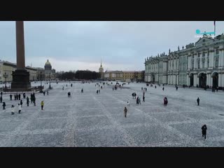 Петербуржцы оставляют первые следы на снегу