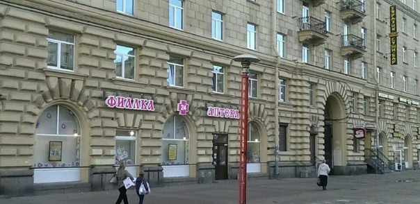 г. Санкт-Петербург<br>пр. Стачек 77<br><br>Продается четырехкомнатная двусторонняя квартира в сталинском доме (г.п. 1953), в хорошем состоянии на 6 этаже. общая площадь 116.90, жилая 89.00, кух. 10.50, кор. 11.50, Изолированная, пл.комн. 23.9+24+19.1+22. потолок 2.90м, новый лифт. В комнатах установлены стеклопакеты, сделан косметический ремонт. Косметики требуют места общего пользования. Мусоропровод в этой парадной закрыт по согласию жильцов. с/уз раздельный. Прекрасный вид с балкона в зеленый двор. От метро Автово 2 мин. пешком. Расселение.<br>10 600 000 руб. - фото Фото: г. Санкт-Петербург<br>пр. Стачек 77<br><br>Продается четырехкомнатная двусторонняя квартира в сталинском доме (г.п. 1953), в хорошем состоянии на 6 этаже. общая площадь 116.90, жилая 89.00, кух. 10.50, кор. 11.50, Изолированная, пл.комн. 23.9+24+19.1+22. потолок 2.90м, новый лифт. В комнатах установлены стеклопакеты, сделан косметический ремонт. Косметики требуют места общего пользования. Мусоропровод в этой парадной закрыт по согласию жильцов. с/уз раздельный. Прекрасный вид с балкона в зеленый двор. От метро Автово 2 мин. пешком. Расселение.<br>10 600 000 руб.