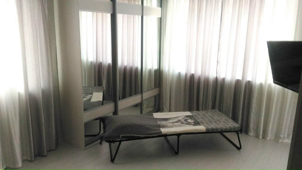 Фото: Москва, Зеленодольская, 39 <br>Кузьминки район <br>Кузьминки — 180 м <br>цена 26000 <br>сдам однокомнатную квартиру в хорошем состояний , вся необходимое имеется. Прекрасно подходит молодой паре без детей. Квартире не курить! соблюдать чистоту. <br>двухспальная кровать. <br>мягкая новая раскладушка. <br>большой зеркальный шкаф. <br>стол <br>стулья <br>89165423607