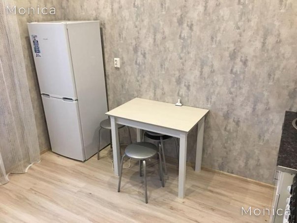 Сдается светлая двухкомнатная квартира в новом доме за 35 000. Ремонт от собственника. В квартире никто не жил. Комнаты изолированные. Вся мебель и техника новые. Имеется холодильник, стиральная машинка, микроволновка. Есть интернет. При желании квартирантов приобретем телевизор и мебель в спальню. Во дворе дома детский сад. Недалеко фитнес-клуб. Удобный выезд на МКАД. До ж/д станции Перловская пешком 5 мин. От станции до Ярославского вокзала на электричке 20 мин. Стоимость 35000 руб. в месяц + отопление, вода и электричество по счетчикам.<br>Без комиссии!<br>Подроюнее на - фото Фото: Сдается светлая двухкомнатная квартира в новом доме за 35 000. Ремонт от собственника. В квартире никто не жил. Комнаты изолированные. Вся мебель и техника новые. Имеется холодильник, стиральная машинка, микроволновка. Есть интернет. При желании квартирантов приобретем телевизор и мебель в спальню. Во дворе дома детский сад. Недалеко фитнес-клуб. Удобный выезд на МКАД. До ж/д станции Перловская пешком 5 мин. От станции до Ярославского вокзала на электричке 20 мин. Стоимость 35000 руб. в месяц + отопление, вода и электричество по счетчикам.<br>Без комиссии!<br>Подроюнее на