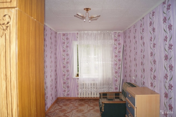 тип объекта - квартира; <br>- район - Северо-Западный, остановка Строитель; <br>- площадь 46 м2; <br>- цена - 2 100 000; <br>- этаж/этажность - 2/5; <br>- материал стен дома - панель; <br>- раздельный санузел; <br>- газ на кухне. <br> <br>Продам уютную двухкомнатную квартиру по ул. Карбышева. Квартира теплая, комнаты разделяет коридор, в каждой комнате пластиковые окна, радиаторы заменены, в спальне оставил чугунные, настолько тепло, что ходишь в нижнем белье, ночью на проветривание ставишь даже зимой и спится легко и комфортно. Санузел раздельный находится в жилом состоянии, требуется косметический ремонт, находились в декретном отпуске денег не хватило, думаю, что новый хозяин сделает для себя так, как он хочет. Установил отличную входную дверь Torex Professor (бизнес класс), массивная металлическая дверь с идеальной шумоизоляцией и теплопроводностью, с двух сторон смотрится, как массив дерева, замки невозможно взломать, программируются несколькими комбинациями ключей. <br>Дом находится в тихом спальном районе, рядом детские сады и школы, ледовый каток, множество игровых площадок для детей. В доме чистый подъезд, на лестничной площадке хорошие соседи. Идеальное место для семьи, чтобы жить и растить детей. Контактный номер 89234528588 - фото Фото: тип объекта - квартира; <br>- район - Северо-Западный, остановка Строитель; <br>- площадь 46 м2; <br>- цена - 2 100 000; <br>- этаж/этажность - 2/5; <br>- материал стен дома - панель; <br>- раздельный санузел; <br>- газ на кухне. <br> <br>Продам уютную двухкомнатную квартиру по ул. Карбышева. Квартира теплая, комнаты разделяет коридор, в каждой комнате пластиковые окна, радиаторы заменены, в спальне оставил чугунные, настолько тепло, что ходишь в нижнем белье, ночью на проветривание ставишь даже зимой и спится легко и комфортно. Санузел раздельный находится в жилом состоянии, требуется косметический ремонт, находились в декретном отпуске денег не хватило, думаю, что новый хозяин сделает для себя так, как он хочет. Установил отличную входную дверь Torex Professor (бизнес класс), массивная металлическая дверь с идеальной шумоизоляцией и теплопроводностью, с двух сторон смотрится, как массив дерева, замки невозможно взломать, программируются несколькими комбинациями ключей. <br>Дом находится в тихом спальном районе, рядом детские сады и школы, ледовый каток, множество игровых площадок для детей. В доме чистый подъезд, на лестничной площадке хорошие соседи. Идеальное место для семьи, чтобы жить и растить детей. Контактный номер 89234528588