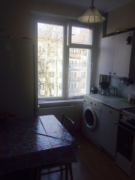 Фото: СДАЕТСЯ КОМНАТА для одного человека в 2-х комн.кв.метро ПЕРОВО 7-мин до метро . <br>Оплата 17000+свет <br>НА ДЛИТЕЛЬНЫЙ СРОК!<br>Нужен платежеспособный человек,.т.к.оплата без просрочек!<br>Депозит 17000 разбивается на 2 раза!<br>(отдаётся при выезде).<br>Все необходимое для проживания имеется.Комнаты изоллированные, санузел раздельный . 8-968-879-61-97