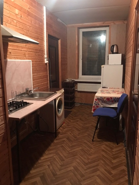 Сдам ДЛЯ 1 МУЖЧИНЫ на длительный срок изолированную КОМНАТУ в 2х-комнатной квартирке. <br>В соседней комнате приживает семейная пара. <br>В квартире: кухня, с/у, техника.<br><br>Собственники, без посредников, без залога. <br>Оплата с учётом коммунальных платежей - 12 500 рублей за комнату в месяц. <br><br>Адрес: МО, д. Калиновка - 7 мин пешком до станции Калинина (8 км от МКАД, Ленинский район) . <br><br>до Москвы на электричке: <br>м. Павелецкая - 35 мин, м. Нагатинская и Тульская- 30-32 мин, МЦК Верхние котлы - 29 мин, м. Варшавская- 25 мин, района Чертаново - 20 мин, района Бирюлёво- 15 мин, г. Видное - 5 мин.<br><br>По всем вопросам обращаться: <br>89168181233 Людмила - фото Фото: Сдам ДЛЯ 1 МУЖЧИНЫ на длительный срок изолированную КОМНАТУ в 2х-комнатной квартирке. <br>В соседней комнате приживает семейная пара. <br>В квартире: кухня, с/у, техника.<br><br>Собственники, без посредников, без залога. <br>Оплата с учётом коммунальных платежей - 12 500 рублей за комнату в месяц. <br><br>Адрес: МО, д. Калиновка - 7 мин пешком до станции Калинина (8 км от МКАД, Ленинский район) . <br><br>до Москвы на электричке: <br>м. Павелецкая - 35 мин, м. Нагатинская и Тульская- 30-32 мин, МЦК Верхние котлы - 29 мин, м. Варшавская- 25 мин, района Чертаново - 20 мин, района Бирюлёво- 15 мин, г. Видное - 5 мин.<br><br>По всем вопросам обращаться: <br>89168181233 Людмила