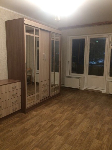 Фото: Сдаётся однокомнатная квартира, 3 этаж в пятиэтажном доме. <br>Адрес: Москва, ул.Каховка д.21 корпус1. <br>Куплена новая мебель: шкаф-купе, комод, диван, новая прихожая. На кухне есть холодильник, микроволновая печь, стиральная машинка. <br>В квартире сделан косметический ремонт, никто ещё не жил. Приветствуется семья без крупных животных. Все условия обговариваемы. <br>Аренда квартиры 30000 рублей в месяц + коммунальная оплата.<br>  Pshenichnikova