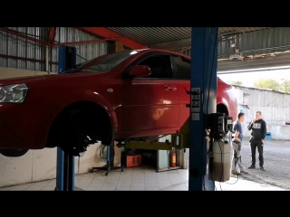 Chevrolet lacetti/Скрип при торможении/Пора менять передние тормозные колодки.