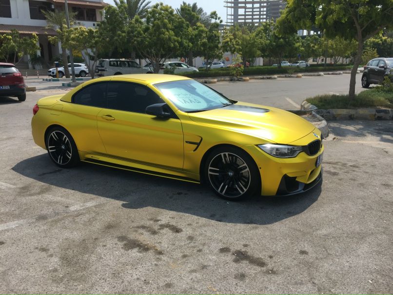 Остров Киш и Тегеран. Такие машины тут не редкость