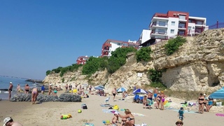 Пляж в Болгарии июнь 2018. Черное море Святой Влас-Солнечный берег. Форт Нокс.