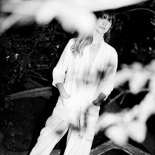 Erika Spring альбом Less
