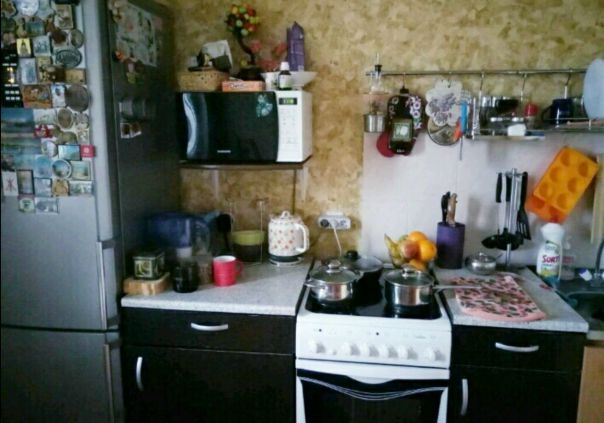 Фото: Сдаётся двухкомнатная квартира, по адрессу ул. Рождественская дом 10 в районе Некрасовка. Ближайшее метро Выхино, Жулебино, до метро 10 мин на автобусе. Квартира светлая, просторная , всё необходимое для проживания есть. Строго славяне, платежноспособные, на длительный срок. Месячная арендная плата 35 тыс. руб. в месяц, залог первый месяц 10тыс. Агентов прошу не беспокоить, сдается от собственника. Коммунальные платежи , свет, вода, оплачивается отдельно по счётчикам.<br> Паркаев