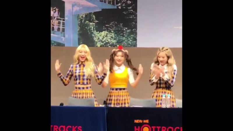 181014 LOONA @ Фансайн «Mokdong»