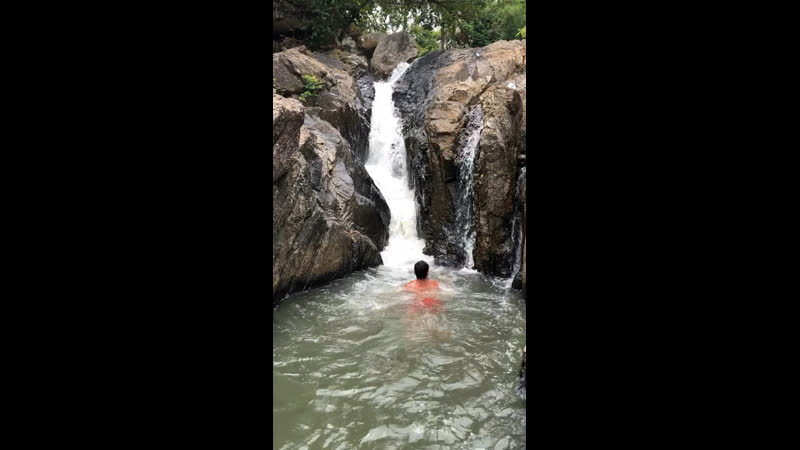 «Тёпленькая» водичка на водопаде