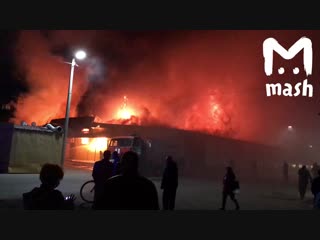 В Ахтубинске полыхает рынок «Джулия»