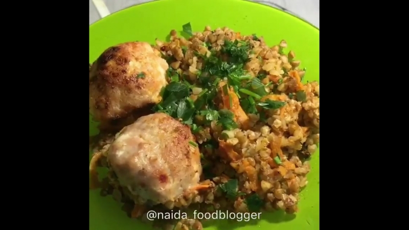 Гречка с мясными шариками