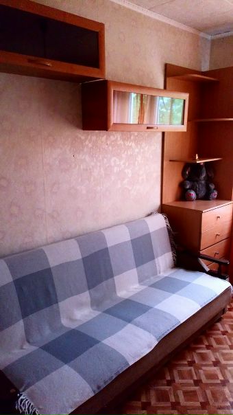 Добрый день. Сдаётся комната в двух комнатной квартире. В соседях две девушки, спокойные, без вредных привычек и шумных компаний. В квартире есть все необходимое для проживания, в комнате раскладной диван, много мебели для хранения личных вещей. Квартира расположена в спальном районе в 10 минутах на автобусе(ходят несколько и регулярно) до метро Первомайская, Щёлковская, Черкизовская. <br>Адрес: Сиреневый бульвар. Рассмотрим соседку аккуратную, платежеспособную. <br>Стоимость комнаты 15000 (к/у и интернет включены). Залог 10000 рублей, можно разбить на несколько месяцев.<br> Кащук - фото Фото: Добрый день. Сдаётся комната в двух комнатной квартире. В соседях две девушки, спокойные, без вредных привычек и шумных компаний. В квартире есть все необходимое для проживания, в комнате раскладной диван, много мебели для хранения личных вещей. Квартира расположена в спальном районе в 10 минутах на автобусе(ходят несколько и регулярно) до метро Первомайская, Щёлковская, Черкизовская. <br>Адрес: Сиреневый бульвар. Рассмотрим соседку аккуратную, платежеспособную. <br>Стоимость комнаты 15000 (к/у и интернет включены). Залог 10000 рублей, можно разбить на несколько месяцев.<br> Кащук