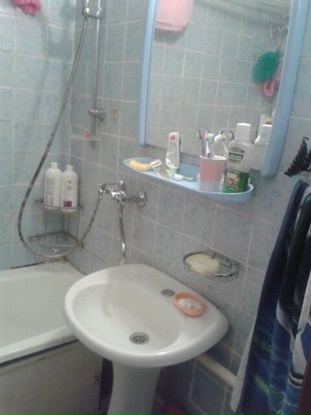 Сдам комнату в двухкомнатной квартире двум девушкам, девушке или молодой семейной паре, честным, порядочным без вредных привычек.<br>Комната светлая уютная тёплая, мебелированная, с бытовой техникой.<br>В другой комнате проживают две женщины. М. Новокосино, 7 минут от метро. <br>19500р плюс коммуналка.<br>Тел. 8 929 988 83 35 Ольга - фото Фото: Сдам комнату в двухкомнатной квартире двум девушкам, девушке или молодой семейной паре, честным, порядочным без вредных привычек.<br>Комната светлая уютная тёплая, мебелированная, с бытовой техникой.<br>В другой комнате проживают две женщины. М. Новокосино, 7 минут от метро. <br>19500р плюс коммуналка.<br>Тел. 8 929 988 83 35 Ольга