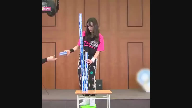 Exid and cola pyramid