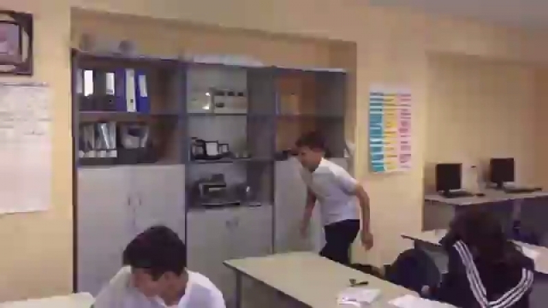 Когда на парах скучно😂