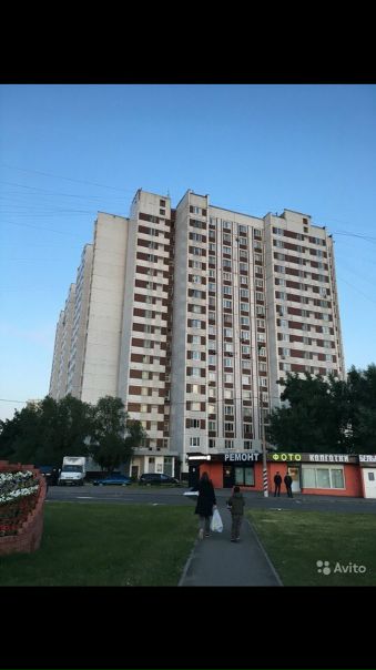 СОБСТВЕННИК: сдам комнату 18кв.м в м. Отрадное свежего ремонта ,все для удобства есть : холодильник двухкамерный(отдельный в комнате), стенка (угловой платяной с полками,3 шкафа с полками для вещей, 1 витринный шкаф для вашей посуды)сушилка, гладильная доска, двуспальная кровать, стол компьютерный, кухня и стиральная машина новые , после ремонта.Микроволновка, посудомоечная, стиральная и телевизор на кухне и все удобства для проживания.Пешей доступности метро 2-3 минутах, золотой вавилон 2-3 минутах, и так же парк все рядом. За 20.000 к.у входят и залог 10.000<br>ТОЛЬКО РАБОТАЮЩИМ ЖЕНЩИНАМ ИЛИ ДЕВУШКАМ (РУССКИМ), не студентам....<br>Пару и мужского пола не рассматриваем , в квартире проживают все женского пола .<br>Писать строго в личку - фото Фото: СОБСТВЕННИК: сдам комнату 18кв.м в м. Отрадное свежего ремонта ,все для удобства есть : холодильник двухкамерный(отдельный в комнате), стенка (угловой платяной с полками,3 шкафа с полками для вещей, 1 витринный шкаф для вашей посуды)сушилка, гладильная доска, двуспальная кровать, стол компьютерный, кухня и стиральная машина новые , после ремонта.Микроволновка, посудомоечная, стиральная и телевизор на кухне и все удобства для проживания.Пешей доступности метро 2-3 минутах, золотой вавилон 2-3 минутах, и так же парк все рядом. За 20.000 к.у входят и залог 10.000<br>ТОЛЬКО РАБОТАЮЩИМ ЖЕНЩИНАМ ИЛИ ДЕВУШКАМ (РУССКИМ), не студентам....<br>Пару и мужского пола не рассматриваем , в квартире проживают все женского пола .<br>Писать строго в личку