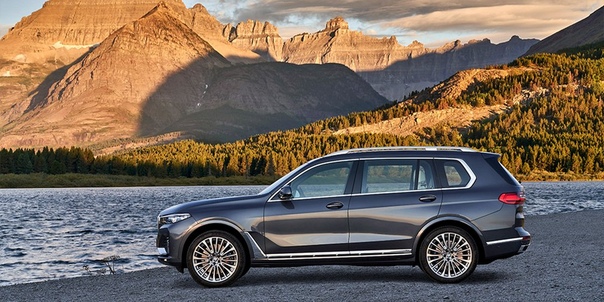 BMW показала новый X7 в России. Компания BMW на специальном мероприятии представила новый кроссовер X7 для России — самую большую модель в линейке. Продажи автомобиля стартуют в марте 2019 года.