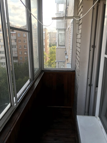 Фото: Сдаю на длительный срок 2-х комнатную квартиру (40 кв. м) по адресу: Москва, ЦАО, Таганский район, ул. Средняя Калитниковская, д. 10 Квартира расположена на 8-м этаже девятиэтажного кирпичного дома. Равноудалена от метро Пролетарская/Крестьянская Застава, Таганская/Марксистская и Римская/Площадь Ильича, пешком 15-20 минут, на общественном транспорте 10 минут. Вся необходима для комфортной жизни мебель и техника: тахта, шкафы, холодильник, стиральная машина, мелкая бытовая техника, большой плазменный телевизор, городской телефон. Санузел совмещенный, новая душевая кабина. Балкон застеклен. Рядом с домом бесплатная круглосуточная парковка. В непосредственной близости расположены детский сад, школа, большой зелёный парк с прудом. В качестве нанимателей рассмотрю интеллигентных людей со стабильным заработком, семейные пары, можно с ребенком. Без домашних животных. Арендная плата 50 000 руб в месяц, предоплата за месяц, коммунальные платежи включены, счетчики оплачиваются гостями самостоятельно. <br>контактый телефон 8-9175961820