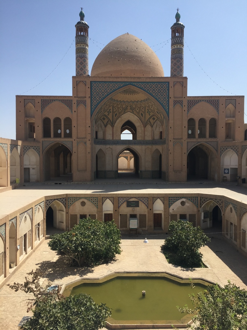 Agha Bozorg. Путешествие в Иран