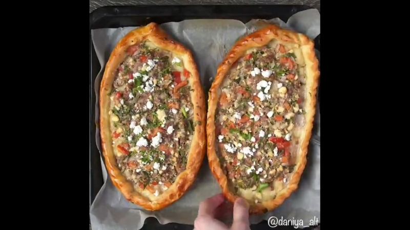 Пиде, открытый мясной пирог