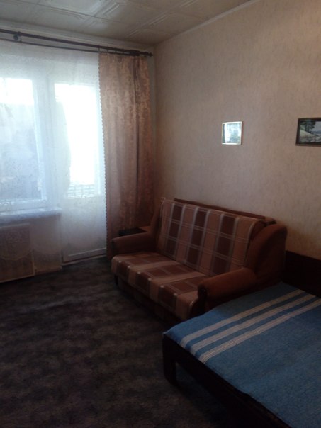 10.000 руб ( вместе с коммуналкой) <br>Без депозита <br>Метро Нагатинская <br>Сдам часть комнаты женщине русской, возраст 30-50 лет, без вредных привычек,платежеспособной, работающую графиком 5/2(суббота, воскресенье выходные) . Квартира находится в пошаговой доступности от метро (10-12 мин.)Очень теплая, уютная, комнаты изолированы. Есть все для комфортного проживания: Холодильник, телефон, стиральная машина,застекленный балкон.Рядом с домом магазины Пятерочка, Дикси, Перекресток. <br>Пишите или звоните с 10-22 часов <br>8-910-449-49-21 Юлия - фото Фото: 10.000 руб ( вместе с коммуналкой) <br>Без депозита <br>Метро Нагатинская <br>Сдам часть комнаты женщине русской, возраст 30-50 лет, без вредных привычек,платежеспособной, работающую графиком 5/2(суббота, воскресенье выходные) . Квартира находится в пошаговой доступности от метро (10-12 мин.)Очень теплая, уютная, комнаты изолированы. Есть все для комфортного проживания: Холодильник, телефон, стиральная машина,застекленный балкон.Рядом с домом магазины Пятерочка, Дикси, Перекресток. <br>Пишите или звоните с 10-22 часов <br>8-910-449-49-21 Юлия