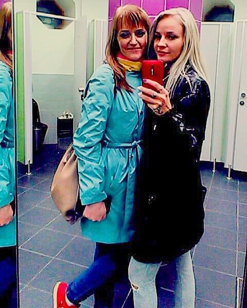 Фото: Метро разное рассмотрим!!! Только собственники с договором!! С адекватными соседями!! Проживание без хозяев!!!Агентам просьба не беспокоить!!! До метро не больше 15 мин пешком. Две девушки РФ снимут изолированную комнату до 18тыс с ку включительно, желательно два спальных места, без животных и детей, аккуратные, чистоплотные, всегда платим в срок, не нарушаем личное пространство , работаем графики 5 на 2, ждем ваших предложений спасибо:)<br> Ld