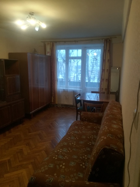 СПб сдаётся большая комната 18 кв, с лоджий в 2-ух комнатной кв-ре. Ул. Карпинского 38 к 2. От метро Политехническая 20 минут пешком или на маршрутке 34рубля. Метро Гражданский проспект и Академическая. Стоимость 10 т р, +ку. Для русских людей, славянской внешности. РФ или Белоруссия и Украина, Молдавия. Соседка одна пожилая женщина, тихая спокойная, дружелюбная. <br>В комнате диван и шкаф, стол, 2 стула, сервант, тумба. В квартире стиралка. От собственника. 89046011813 - фото Фото: СПб сдаётся большая комната 18 кв, с лоджий в 2-ух комнатной кв-ре. Ул. Карпинского 38 к 2. От метро Политехническая 20 минут пешком или на маршрутке 34рубля. Метро Гражданский проспект и Академическая. Стоимость 10 т р, +ку. Для русских людей, славянской внешности. РФ или Белоруссия и Украина, Молдавия. Соседка одна пожилая женщина, тихая спокойная, дружелюбная. <br>В комнате диван и шкаф, стол, 2 стула, сервант, тумба. В квартире стиралка. От собственника. 89046011813