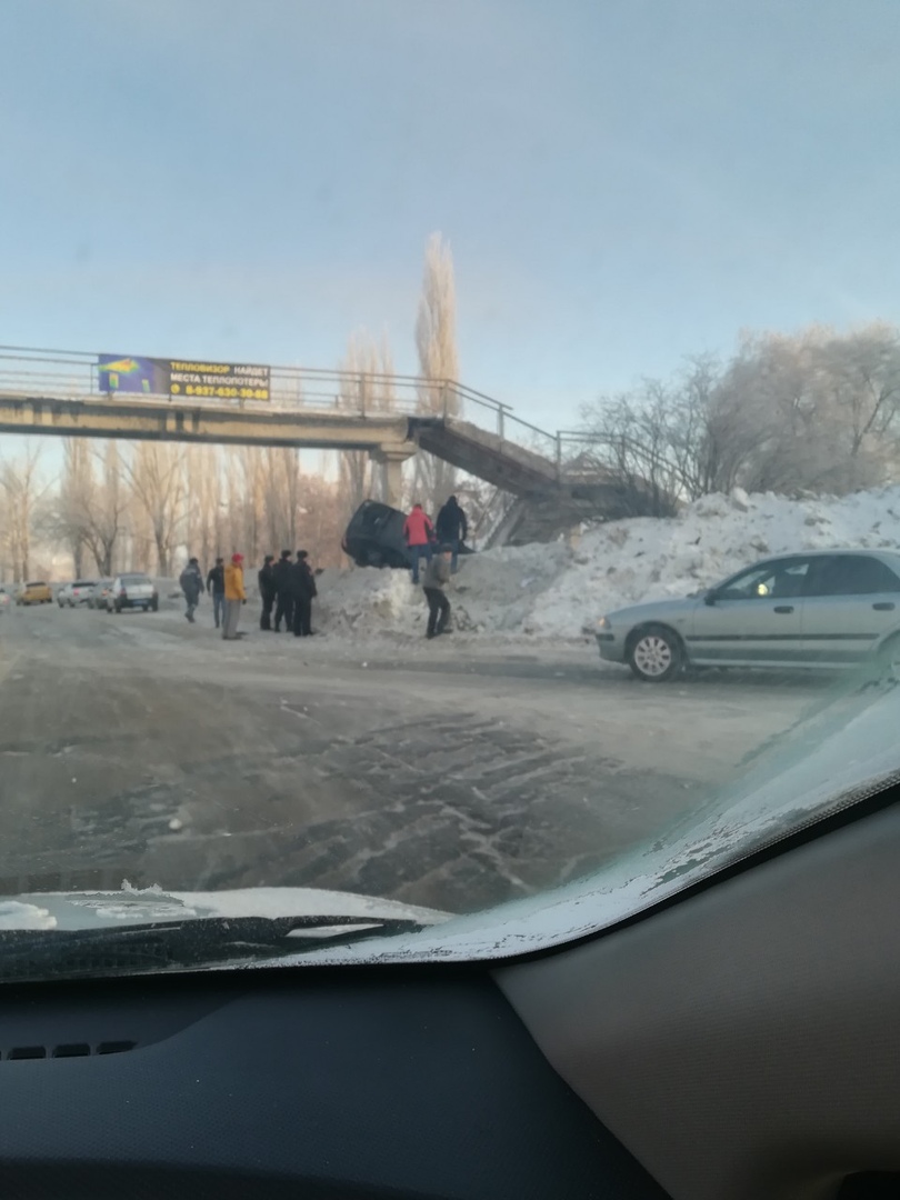 Перемахнул все снежные барьеры у станции Линево