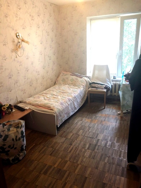 Всем привет! <br>Сдается комната в 2-х комнатной квартире, 19000 р.+ КУ (делим на троих, до 1200 р. в мес + 200 р. интернет) + депозит 1 мес. <br>Адрес: ул. Иерусалимская, д. 6. <br> Заезд с 5 августа на длительный срок. <br> <br>Подойдет для одного человека. <br>Дом находится очень близко к ст.м. ПРОЛЕТАРСКАЯ - 7 мин пешком обычным шагом (фиолетовая ветка), карту с местом положения прилагаю. <br>Центр города, до Таганской (кольцевая ветка) 15 минут пешком или 2 мин на метро. Чистый, спокойный район. <br>Вокруг много продуктовых магазинов, аптек, фитнес клубов, салонов красоты. <br>Дом находится во дворах, поэтому достаточно тихо.Чистый аккуратный подъезд, имеется лифт. Соседи приветливые. <br>В квартире есть все, что необходимо для цивильной жизни: <br>стиральная машинка, <br> интернерт Wi-Fi <br> чайник <br> газовая новая плита <br> большой холодильник <br> вся необходимая мебель. <br>В комнате имеется кровать, большой шкаф, стол, стул, сушилка,бра и зеркало. <br>Раздельный санузел, просторный длинный коридор. <br>Ремонт не свежий, но в квартире поддерживается порядок и уют, поэтому все очень аккуратно и прилично выглядит. <br> <br>Мы - молодая семейная пара: чистоплотные, тихие, не курящие, постоянно работающие, вежливые, без животных и детей. <br>Ищем такого же соседа для полной гармонии в доме))) <br> <br>Риэлторам не беспокоить! <br> <br> Писать в любое время в ЛС (отвечу сразу, как смогу) <br> What App или звонки до 22:00 - 8 985 777 03 85, Ксения <br> <br>#комната #пролетарская #жилье #ищемсоседа #таганская #арендакомнаты #жильевцентре #москва - фото Фото: Всем привет! <br>Сдается комната в 2-х комнатной квартире, 19000 р.+ КУ (делим на троих, до 1200 р. в мес + 200 р. интернет) + депозит 1 мес. <br>Адрес: ул. Иерусалимская, д. 6. <br> Заезд с 5 августа на длительный срок. <br> <br>Подойдет для одного человека. <br>Дом находится очень близко к ст.м. ПРОЛЕТАРСКАЯ - 7 мин пешком обычным шагом (фиолетовая ветка), карту с местом положения прилагаю. <br>Центр города, до Таганской (кольцевая ветка) 15 минут пешком или 2 мин на метро. Чистый, спокойный район. <br>Вокруг много продуктовых магазинов, аптек, фитнес клубов, салонов красоты. <br>Дом находится во дворах, поэтому достаточно тихо.Чистый аккуратный подъезд, имеется лифт. Соседи приветливые. <br>В квартире есть все, что необходимо для цивильной жизни: <br>стиральная машинка, <br> интернерт Wi-Fi <br> чайник <br> газовая новая плита <br> большой холодильник <br> вся необходимая мебель. <br>В комнате имеется кровать, большой шкаф, стол, стул, сушилка,бра и зеркало. <br>Раздельный санузел, просторный длинный коридор. <br>Ремонт не свежий, но в квартире поддерживается порядок и уют, поэтому все очень аккуратно и прилично выглядит. <br> <br>Мы - молодая семейная пара: чистоплотные, тихие, не курящие, постоянно работающие, вежливые, без животных и детей. <br>Ищем такого же соседа для полной гармонии в доме))) <br> <br>Риэлторам не беспокоить! <br> <br> Писать в любое время в ЛС (отвечу сразу, как смогу) <br> What App или звонки до 22:00 - 8 985 777 03 85, Ксения <br> <br>#комната #пролетарская #жилье #ищемсоседа #таганская #арендакомнаты #жильевцентре #москва