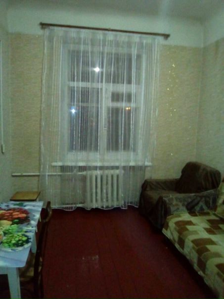 Фото: сдам комнату в 4-хкомнатной квартире. От хозяина, 14 кв м, 25 кирп. Красные зори,Московское шоссе,д 191. (остановка больница 39 или магазин Скиф. Отличная транспортная развязка, магазины. Развитая инфраструктура. Цена 4800 руб. <br>Тел. 89036572455