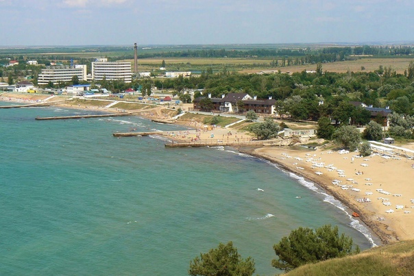 Продам участок в курортном посёлке недалеко от моря.<br>Собственник. Право собственности, кадастровая выписка.<br>Размер участка 7.5 соток. Коммуникации рядом, свет примерно 200-300м. Вода 20м. Газ 80м<br>Земли сельхоз назначения. На данный момент принято решение о изменении границ посёлка (от 06,12,18) земли вошли в населённый пункт, и целевое назначение земли можно будет изменить, после этого стоимость земли вырастет.<br>Строиться можно.<br>До моря примерно 1.5-2 км.<br>Участок находится в с.Песчаное Бахчисарайского р-на. Крым.<br>Рядом есть ещё один участок, размером 10 сот. Возможна совместная продажа.<br><br>Цена 550 тыс.руб.<br>тел. +7 978 73 99 778 - фото Фото: Продам участок в курортном посёлке недалеко от моря.<br>Собственник. Право собственности, кадастровая выписка.<br>Размер участка 7.5 соток. Коммуникации рядом, свет примерно 200-300м. Вода 20м. Газ 80м<br>Земли сельхоз назначения. На данный момент принято решение о изменении границ посёлка (от 06,12,18) земли вошли в населённый пункт, и целевое назначение земли можно будет изменить, после этого стоимость земли вырастет.<br>Строиться можно.<br>До моря примерно 1.5-2 км.<br>Участок находится в с.Песчаное Бахчисарайского р-на. Крым.<br>Рядом есть ещё один участок, размером 10 сот. Возможна совместная продажа.<br><br>Цена 550 тыс.руб.<br>тел. +7 978 73 99 778