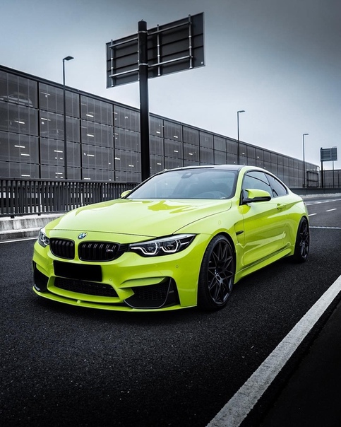 BMW M4 в индивидуальном цвете Birch Green