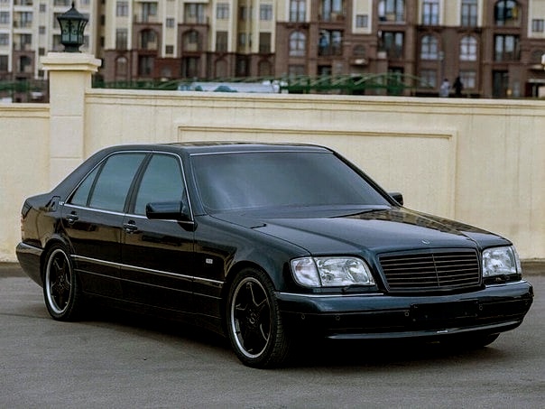 Mercedes-Benz W140