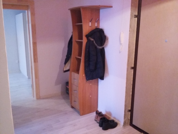 Сдается квартира в новом доме с ремонтом. Отличная планировка, большая лоджия. Вся бытовая техника новая: холодильник, плита, стиральная машинка,на кухне стоят фильтры для очистки воды. Так же оборудованы: прихожая, кухня, сан узлы и 2 комнаты.<br>15 мин пешком до метро Девяткино, рядом съезд на КАД, школа, садики, магазины, остановка автобусов, паркинг.<br>Оплата 25т.р.+ к/у. Возможна сдача квартиры покомнатно (12т.р.+13т.р.)! В каждой комнате все условия для проживания. Залог за сохранность имущества равен месячной стоимости аренды, при выполнении условий договора сумма возвращается.<br>От собственника, без комиссии, составляем договор.<br>Все вопросы по телефону: 8-981-801-78-79 Марина. - фото Фото: Сдается квартира в новом доме с ремонтом. Отличная планировка, большая лоджия. Вся бытовая техника новая: холодильник, плита, стиральная машинка,на кухне стоят фильтры для очистки воды. Так же оборудованы: прихожая, кухня, сан узлы и 2 комнаты.<br>15 мин пешком до метро Девяткино, рядом съезд на КАД, школа, садики, магазины, остановка автобусов, паркинг.<br>Оплата 25т.р.+ к/у. Возможна сдача квартиры покомнатно (12т.р.+13т.р.)! В каждой комнате все условия для проживания. Залог за сохранность имущества равен месячной стоимости аренды, при выполнении условий договора сумма возвращается.<br>От собственника, без комиссии, составляем договор.<br>Все вопросы по телефону: 8-981-801-78-79 Марина.
