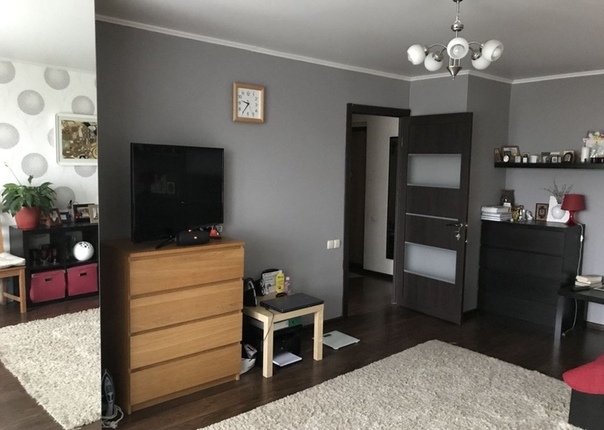 Фото: Иркутск, Лермонтова, 81/21 <br>Сдаю квартиру на длительный срок. Хороший <br>ремонт. Для проживания есть все необходимое. <br>Рассмотрю людей на длительный срок. <br>Коммунальные платежи оплачиваете отдельно. <br>Стоимость 9 тысяч. Оплата ежемесячная. <br>Звоните 89087755046