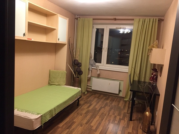 СРОЧНО сдаётся комната для девушки 21-35 лет.<br>изолированная комната<br>евроремонт<br>оплата 18’000 (коммуналка включена + 250 консьержка)<br>БЕЗ КОМИССИИ И ЗАЛОГА<br>магазины, ТЦ, фитнес, ледовый дворец в пешей доступности<br>зелёный район, тишина и ни одной бабульки<br>до м.Бульвар Дмитрия Донского 20 минут на транспорте<br>Требования к соседке минимальные чистоплотность, платёжеспособность, без аллергии на котов(живёт кастрированный котик).<br>Агентов просьба не беспокоить заключаем свой договор.<br>По всем вопросам обращайтесь в личные сообщения. - фото Фото: СРОЧНО сдаётся комната для девушки 21-35 лет.<br>изолированная комната<br>евроремонт<br>оплата 18’000 (коммуналка включена + 250 консьержка)<br>БЕЗ КОМИССИИ И ЗАЛОГА<br>магазины, ТЦ, фитнес, ледовый дворец в пешей доступности<br>зелёный район, тишина и ни одной бабульки<br>до м.Бульвар Дмитрия Донского 20 минут на транспорте<br>Требования к соседке минимальные чистоплотность, платёжеспособность, без аллергии на котов(живёт кастрированный котик).<br>Агентов просьба не беспокоить заключаем свой договор.<br>По всем вопросам обращайтесь в личные сообщения.