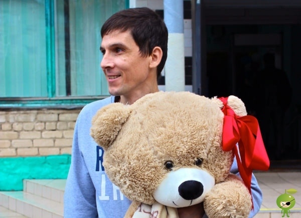 «Папа, я не буду плакать». Неизлечимо больной отец проехал 700 километров, чтобы увидеть дочь