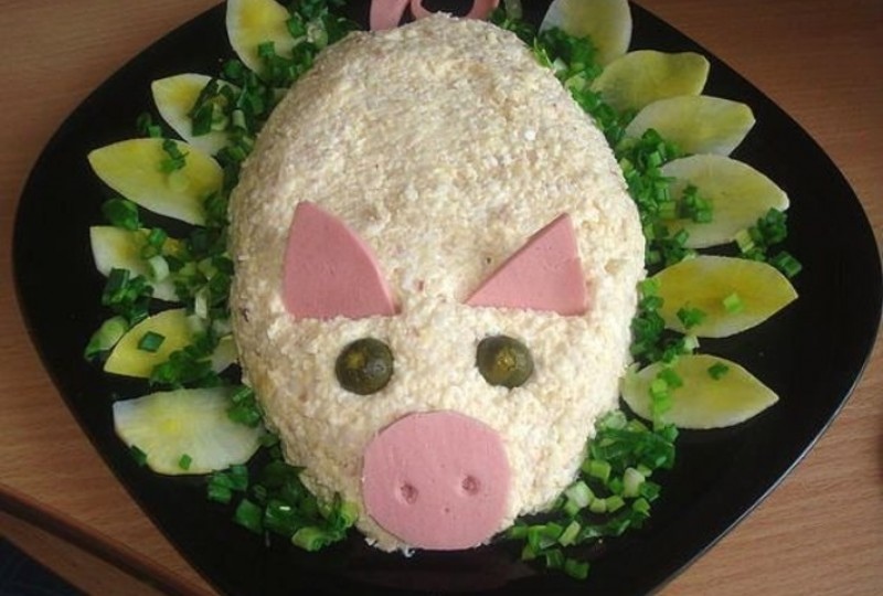 Салаты на Новый год 2019 🐖 лучшие рецепты: что приготовить на праздничный стол
