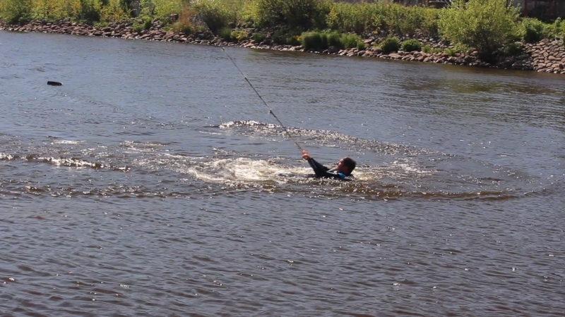 Пламен катается на водном борде 2018