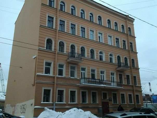 Фото: Олигархи решили добивать дом с жильцами вопреки запрету Стройнадзора.<br>