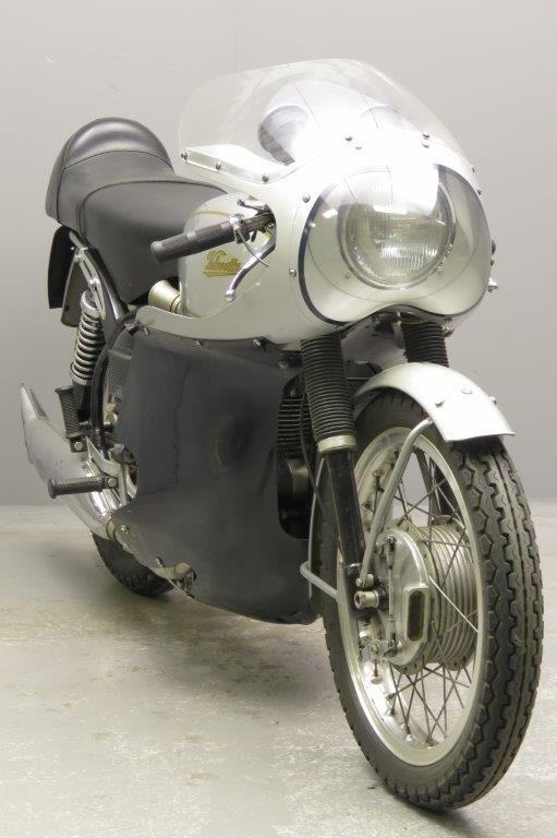 Гоночный мотоцикл Velocette Thruxton 1968