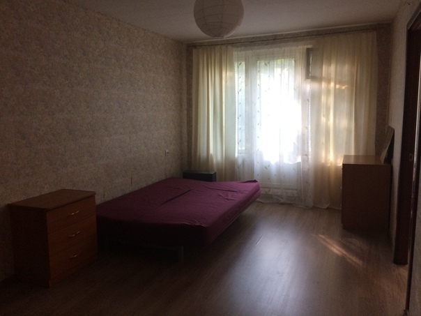 С 5 сентября сдается КОМНАТА (20 кв.м) СТРОГО ТОЛЬКО для 1 ДЕВУШКИ <br>м.Царицыно 12 мин пешком или 2 остановки на автобусе <br>Комната проходная (прохожу только я) в 3х комнатной <br>квартире (всего ) <br>Аура дружелюбная и ненавязчивая <br>Ремонт хороший, чистота и порядок всегда, комната с балконом (3 этаж). <br>Цена вопроса 15500 (коммуналка и интернет входит в оплату). <br>Заезд с 4-5 сентября <br>Важно быть чистоплотной и прочитать внимательно объявление!!! <br>Пишите в личку :) - фото Фото: С 5 сентября сдается КОМНАТА (20 кв.м) СТРОГО ТОЛЬКО для 1 ДЕВУШКИ <br>м.Царицыно 12 мин пешком или 2 остановки на автобусе <br>Комната проходная (прохожу только я) в 3х комнатной <br>квартире (всего ) <br>Аура дружелюбная и ненавязчивая <br>Ремонт хороший, чистота и порядок всегда, комната с балконом (3 этаж). <br>Цена вопроса 15500 (коммуналка и интернет входит в оплату). <br>Заезд с 4-5 сентября <br>Важно быть чистоплотной и прочитать внимательно объявление!!! <br>Пишите в личку :)