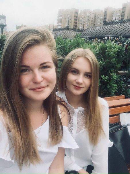 Фото: Сниму<br>Две девушки-студентки без вредных привычек снимут комнату в двухкомнатной квартире.<br>без залога и комиссий <br>риэлторам сразу нет <br>метро в пешей доступности(не более 15 минут)<br>рассматриваем юг оранжевой и серой ветки <br>Бюджет 20.000 тыс с к/у на двоих<br>От себя гарантируем чистоплотность, тишину , своевременную оплату и отсутствие животных. По всем вопросам и предложениям писать в личные сообщения.<br> Игнатова