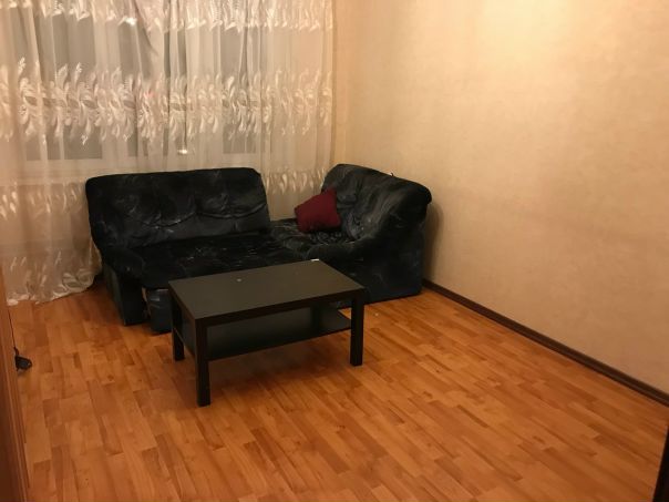 Сдаем комнату в районе метро Беляево, 10 мин.пешком. В комнате спальное место, шкаф, телевизор. Стиралка, гладилка, утюг, все для быта есть. Во дворе машину запаковать никогда не проблема. Район замечательный, в плане инфраструктуры и транспортной доступности. В квартире проживали втроем три друга, один недавно съехал. Веселые общительные парни без вредных привычек, русские. На каждого выходит 19500 с коммуналкой. Депозит не нужен. Звоните, Антон 89220136478<br> - фото Фото: Сдаем комнату в районе метро Беляево, 10 мин.пешком. В комнате спальное место, шкаф, телевизор. Стиралка, гладилка, утюг, все для быта есть. Во дворе машину запаковать никогда не проблема. Район замечательный, в плане инфраструктуры и транспортной доступности. В квартире проживали втроем три друга, один недавно съехал. Веселые общительные парни без вредных привычек, русские. На каждого выходит 19500 с коммуналкой. Депозит не нужен. Звоните, Антон 89220136478<br>