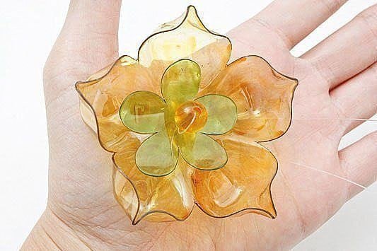 Цветок из пластиковой бутылки