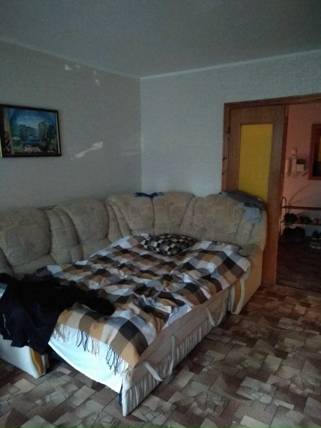 Сдается большая комната с выходом на балкон в 2-х комнатной квартире на длительный срок для 1 человека. От м. Каховская, Севастопольская 7 минут пешком. Есть все необходимое для комфортного проживания. Хорошая инфраструктура - рядом магазины, рынок, фитнес-клуб, парк. <br>Ищу человека спокойного, позитивного, сознательного. В квартире поддерживаем чистоту, порядок, благоприятную атмосферу.<br>Оплата: 20 000 руб в месяц + залог + комуналка с интернетом (около 1000 - 1500 руб с человека).<br>Заезд с 10 августа.<br> Кусенко - фото Фото: Сдается большая комната с выходом на балкон в 2-х комнатной квартире на длительный срок для 1 человека. От м. Каховская, Севастопольская 7 минут пешком. Есть все необходимое для комфортного проживания. Хорошая инфраструктура - рядом магазины, рынок, фитнес-клуб, парк. <br>Ищу человека спокойного, позитивного, сознательного. В квартире поддерживаем чистоту, порядок, благоприятную атмосферу.<br>Оплата: 20 000 руб в месяц + залог + комуналка с интернетом (около 1000 - 1500 руб с человека).<br>Заезд с 10 августа.<br> Кусенко